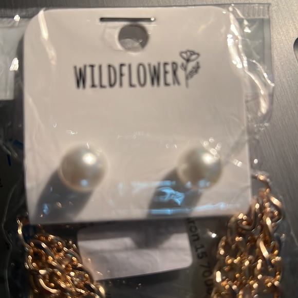 Double Circle Pearl Bead Layered necklace with Pearl Earrings - Picture 3 of 3